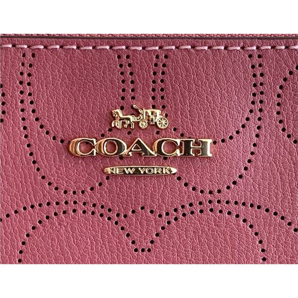COACH CORNER ZIP WRISTLET IN PERFORATED SIGNATURE LEATHER ROUGE PINK NEW W/ TAG - Picture 2 of 5